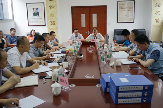 成都市衛(wèi)計(jì)委藥政處何勤處長一行到都江堰市人民醫(yī)院，對都江堰市醫(yī)療聯(lián)合體工作進(jìn)行檢查和指導(dǎo) .JPG