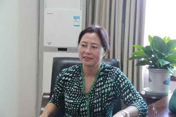 1477984338704791.jpg 廣安市扶貧移民局局長(zhǎng)王建玲接受本刊記者專(zhuān)訪 .JPG