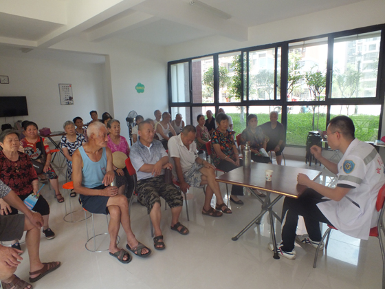 1480058680678841.jpg 大邑縣中醫(yī)院醫(yī)生在蓮心社區(qū)開展健康講座DSCF1632.JPG