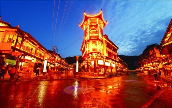 曾家鎮(zhèn)夜景 解國(guó)斌 攝.jpg