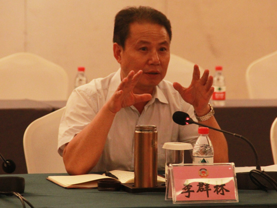 攀枝花市政協(xié)主席李群林主持座談會.JPG
