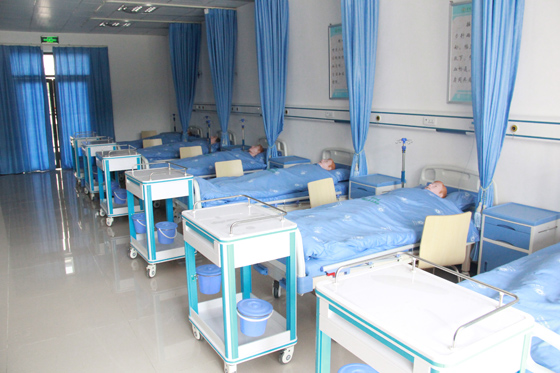 攀枝花國際康養(yǎng)學院模擬病房.JPG