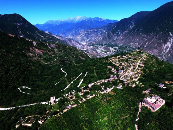 汶川縣蘿卜寨  楊永莉攝.JPG