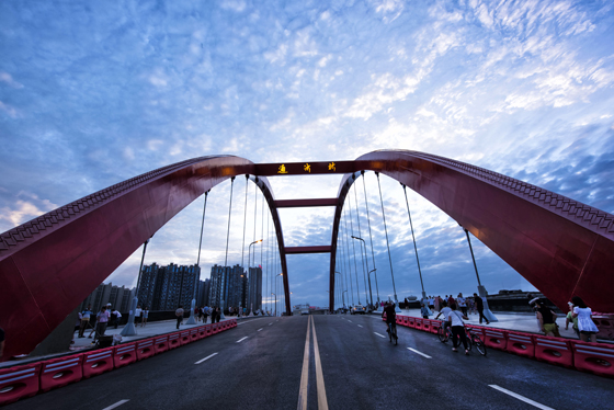 新建成的天府新區(qū)華陽通濟橋 肖劍華攝.jpg