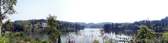 四川安岳縣農(nóng)村寶馬湖一景.jpg