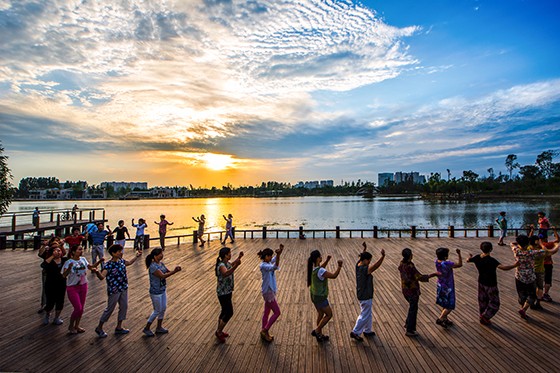 成都市雙流區(qū)鳳翔湖市民晨練  程杰15882297053 (3).jpg