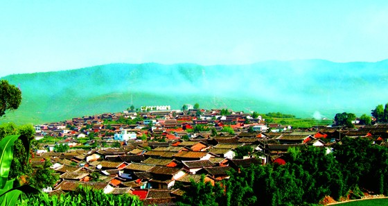 國(guó)家戰(zhàn)略性資源創(chuàng)新開(kāi)發(fā)試驗(yàn)區(qū)的攀西地區(qū)，正走出一條經(jīng)濟(jì)轉(zhuǎn)型的可持續(xù)發(fā)展之路，其“陽(yáng)光花城”正成為城市繼釩鈦城之后的第二張名片。圖為攀枝花市迤沙拉一景  徐海濤 攝.jpg