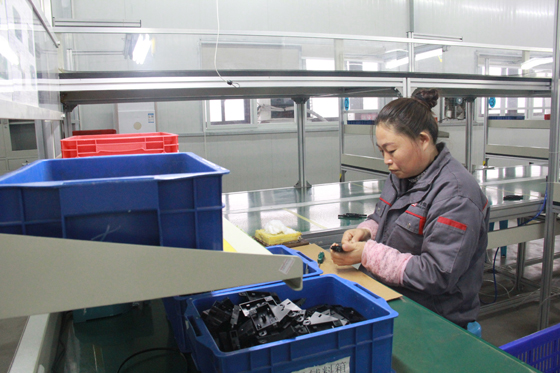 高灘川渝合作示范園區(qū)內(nèi)，工人正在勞動 (2).JPG