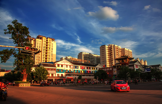 西昌城市小區(qū)新貌 呂延均攝 13308158191.jpg