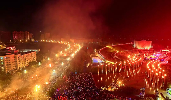 往年火把節(jié)盛況.jpg