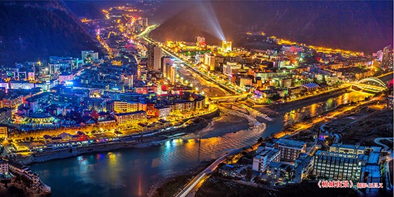 石棉縣城夜景  王昌義 攝 .JPG