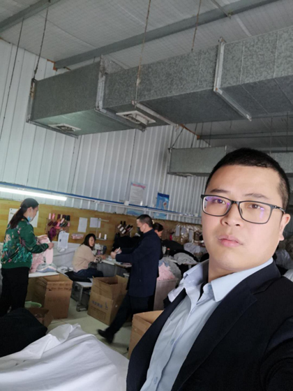 客戶經(jīng)理在凱斯美針織品公司調(diào)查 (2).png