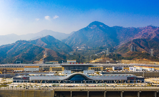 1 位于仁和區(qū)的攀枝花火車南站.jpg