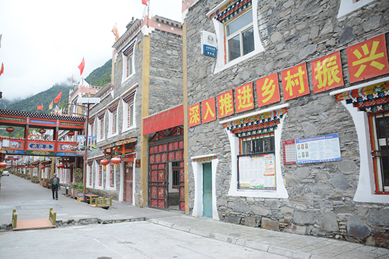 1　四川省理縣古爾溝鎮(zhèn)丘地藏寨　車文斌　攝.JPG