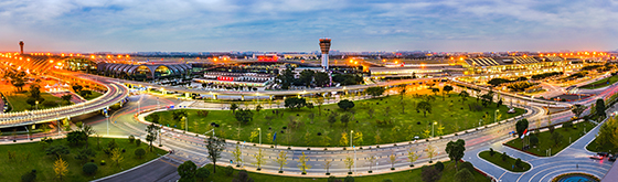 空港夜景  程從信攝.jpg