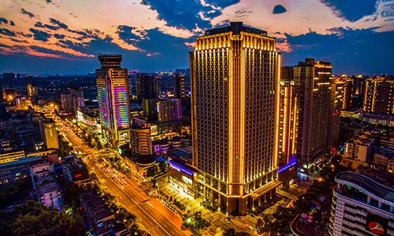 中心城區(qū)夜景  曾巨光攝.jpg