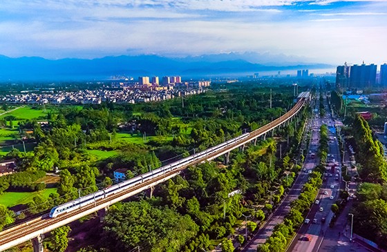 成彭高鐵、新彭郫路    品鑒彭州供圖.jpg