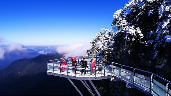 5 巴山大峽谷文旅扶貧景區(qū)—— 羅盤頂棧道  王利 向海濤.jpg