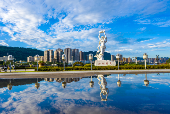 1611732383135817.png 俯瞰雨城.png