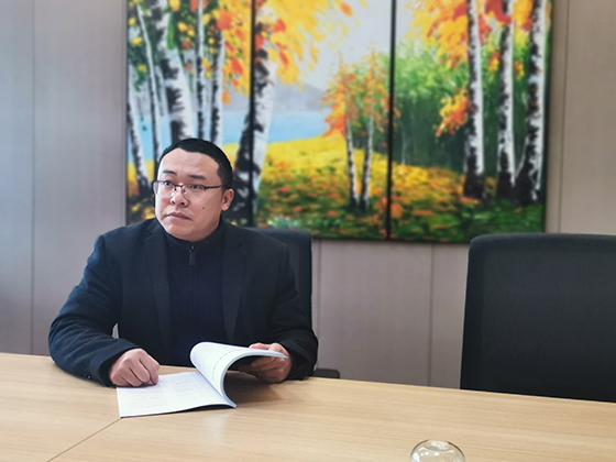 川南釀造有限公司副總經(jīng)理費敏接受本刊記者專訪 .jpg