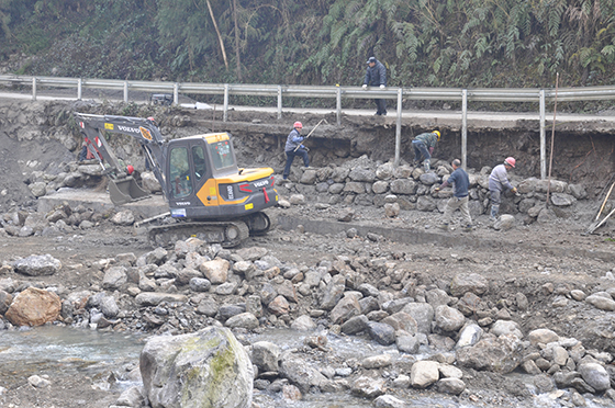 千佛鎮(zhèn)東益溝村建設(shè)精品民宿現(xiàn)場  潘興揚攝.JPG