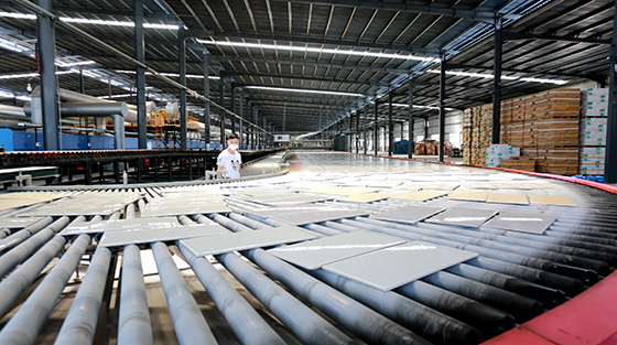 企業(yè)生產(chǎn)現(xiàn)場  潘建勇 攝 (2).jpg