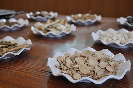 岳池縣種植加工的有機中藥材  黃世濤 攝.JPG