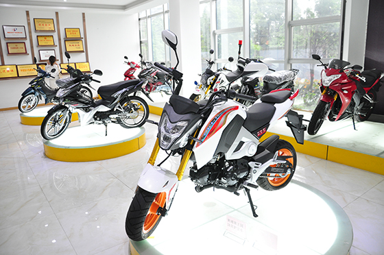 鄰水縣致力于“補(bǔ)鏈”“延鏈”，已具備整車研發(fā)生產(chǎn)能力  黃世濤 攝.JPG