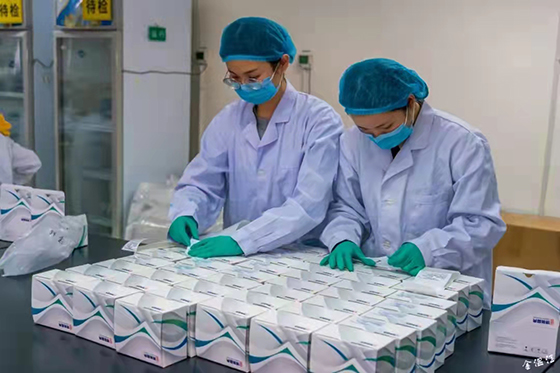 (2)成都醫(yī)學(xué)城內(nèi)企業(yè)開(kāi)展醫(yī)療物品的生產(chǎn).jpg