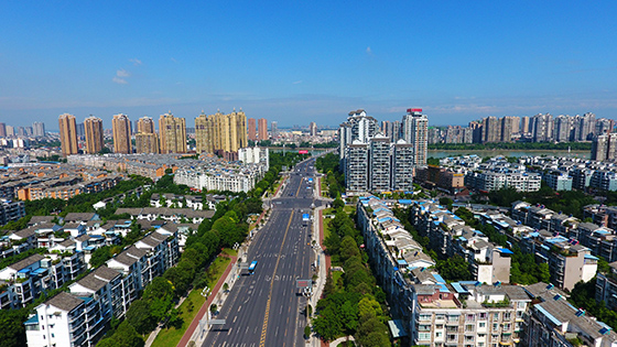 (4)航拍旌北新區(qū)黃河新城寬敞的主干道  周綠安 攝.jpg