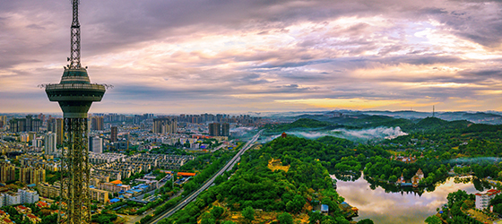 (3)航拍德陽天府?dāng)?shù)谷  嚴(yán)冰 攝.jpg