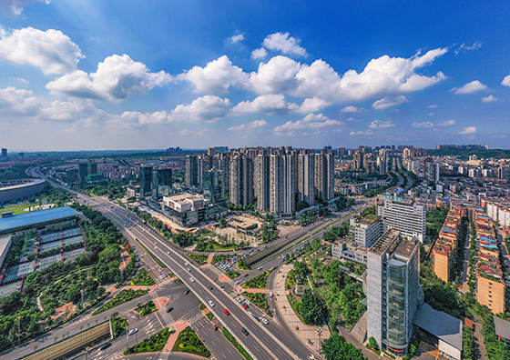 (1)俯瞰龍馬潭區(qū)  李曉林 攝.jpg