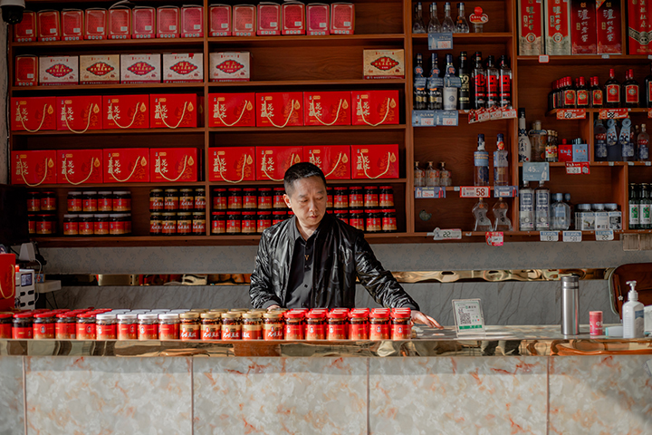 1665222432156497.jpg 富順農(nóng)商銀行支持豆花蘸水加工廠發(fā)展.jpg