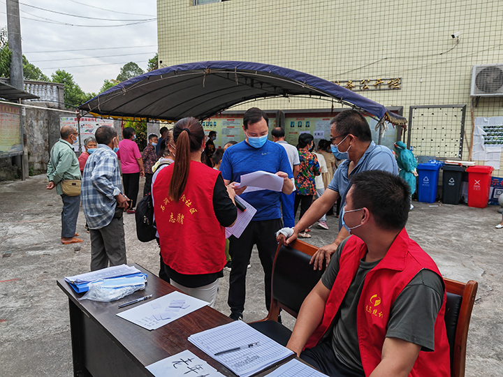 志愿者服務(wù)現(xiàn)場.jpg