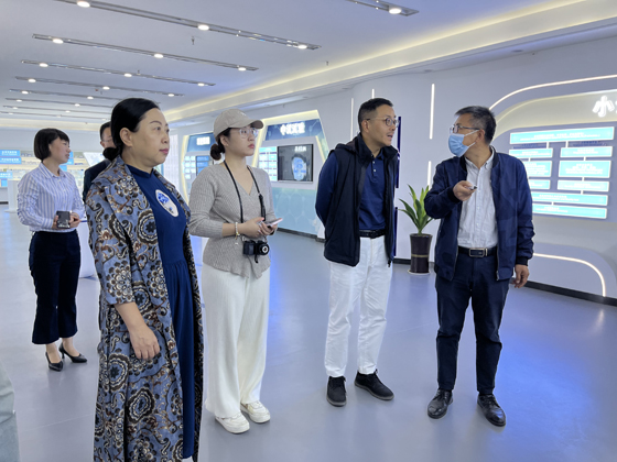 1666345318832722.jpg 賈晉一行在川渝合作生物醫(yī)藥城規(guī)劃館參觀.jpg