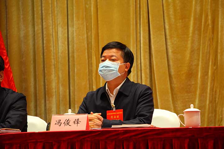 9－省社科院副院長馮俊鋒代表學(xué)會業(yè)務(wù)指導(dǎo)單位省社科院出席大會.JPG