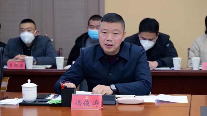 2 雨城區(qū)委書記馮俊濤表示全力支持華西希望集團在雨城放心投資、安心經(jīng)營.jpg