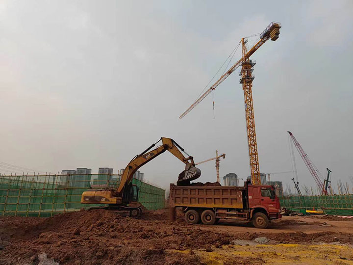 1675416590561062.jpg 1.緊張施工中.jpg