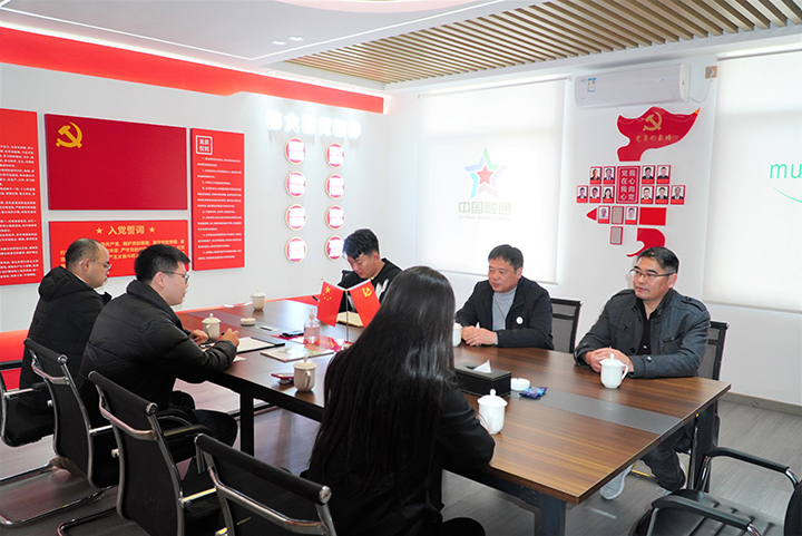 1679992156138296.jpg 記者實地采訪融通農(nóng)發(fā)牧原崇州公司 羅梓毓攝.JPG