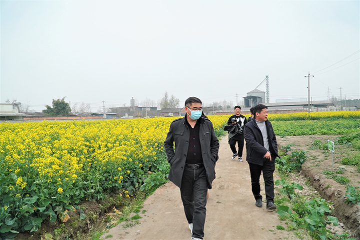 1679992199430533.jpg 參觀沼液肥示范田 羅梓毓攝.JPG