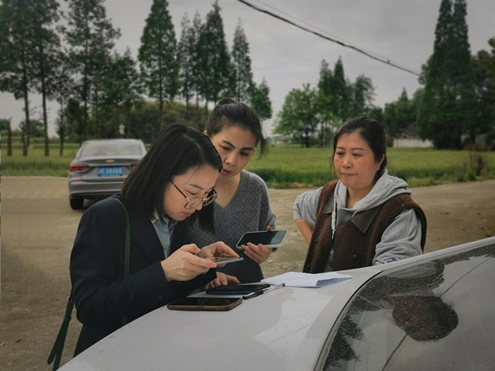 1681980800124690.png 2工作人員開展夜間走訪.png