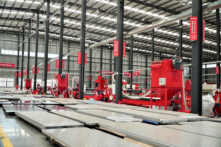 巨星銘創(chuàng)集團智能化鋁單板生產(chǎn)車間 (1).JPG