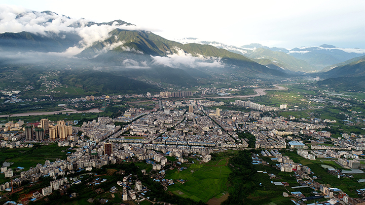 1德昌縣城  宋明 攝.jpg