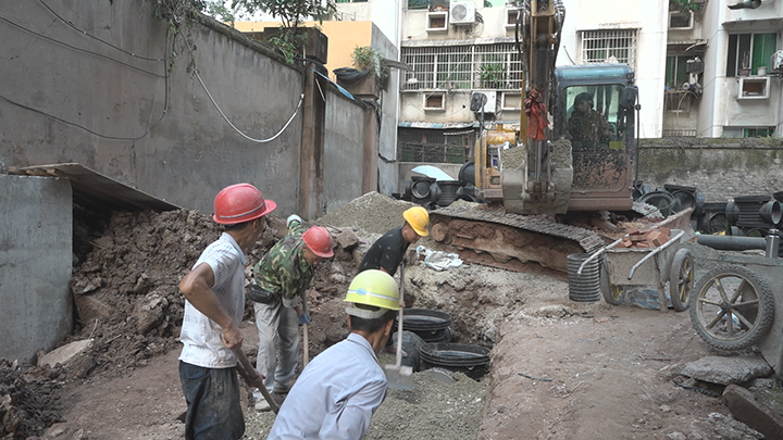 1 鄰水中學家屬院改造現(xiàn)場.png