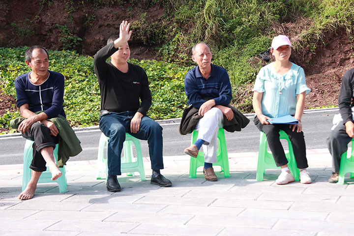 圖4 “陽光問政”壩壩會(huì).jpg