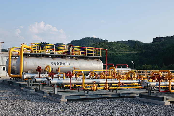 1699001991495228.jpg 5色彩明麗的氣液分離器 周淼葭 攝.JPG