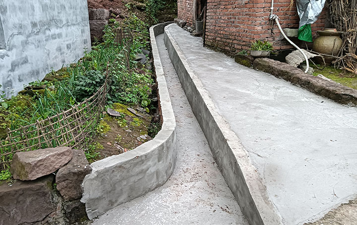 1702972032938902.jpg 4 水溝已建好.jpg