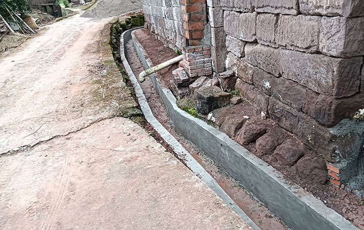 1702972036896523.jpg 5 水溝已建好.jpg