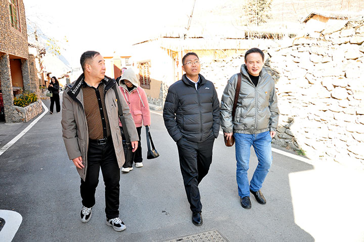 5　參觀村容村貌 (1).jpg