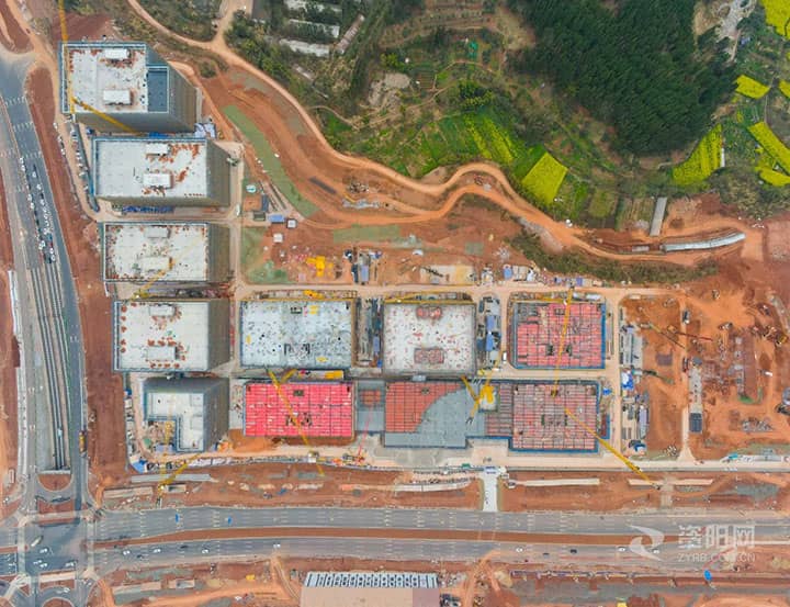 圖1  從空中俯瞰，多個單體建筑已拔地而起。.jpg